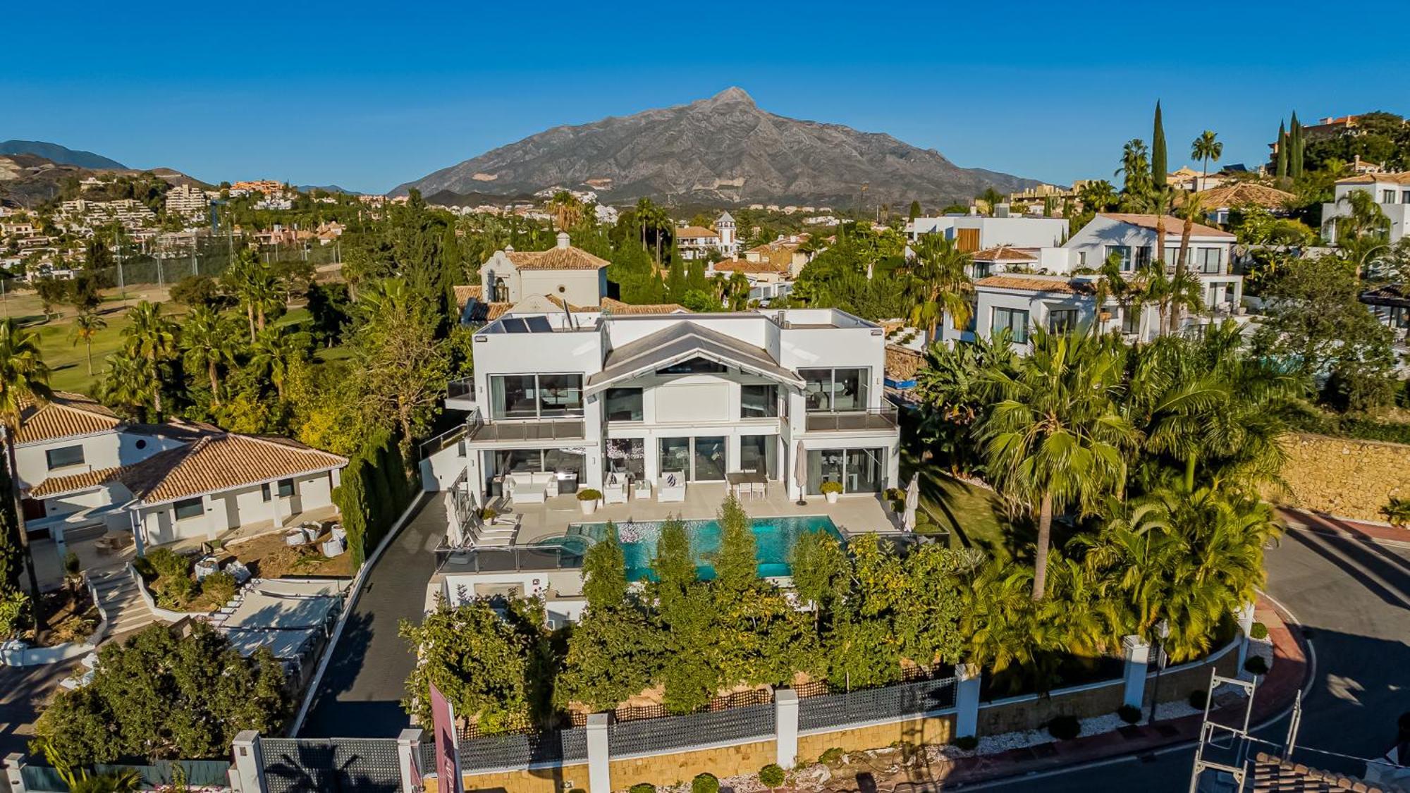 Luxury Villa-los Naranjos Golf Club Villa